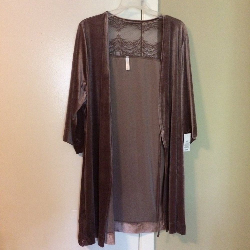 Velvet lace robe